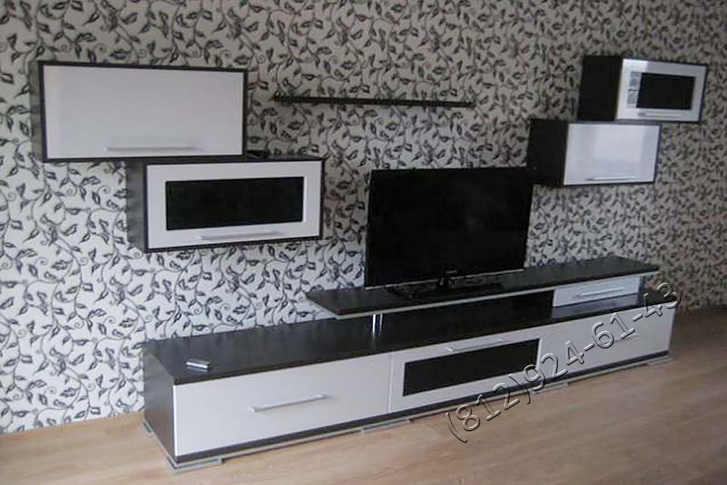 Стенка под телевизор в гостиную – функциональное решение для любой квартиры