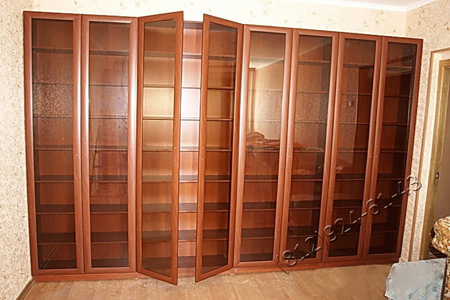 Шкаф б у купить москва. Книжный шкаф из МДФ. Шкафы для бухгалтерии деревянные. Библиотеки из МДФ. Шкаф книжный МДФ крашенный.