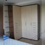 распашной шкаф в спальню светлый